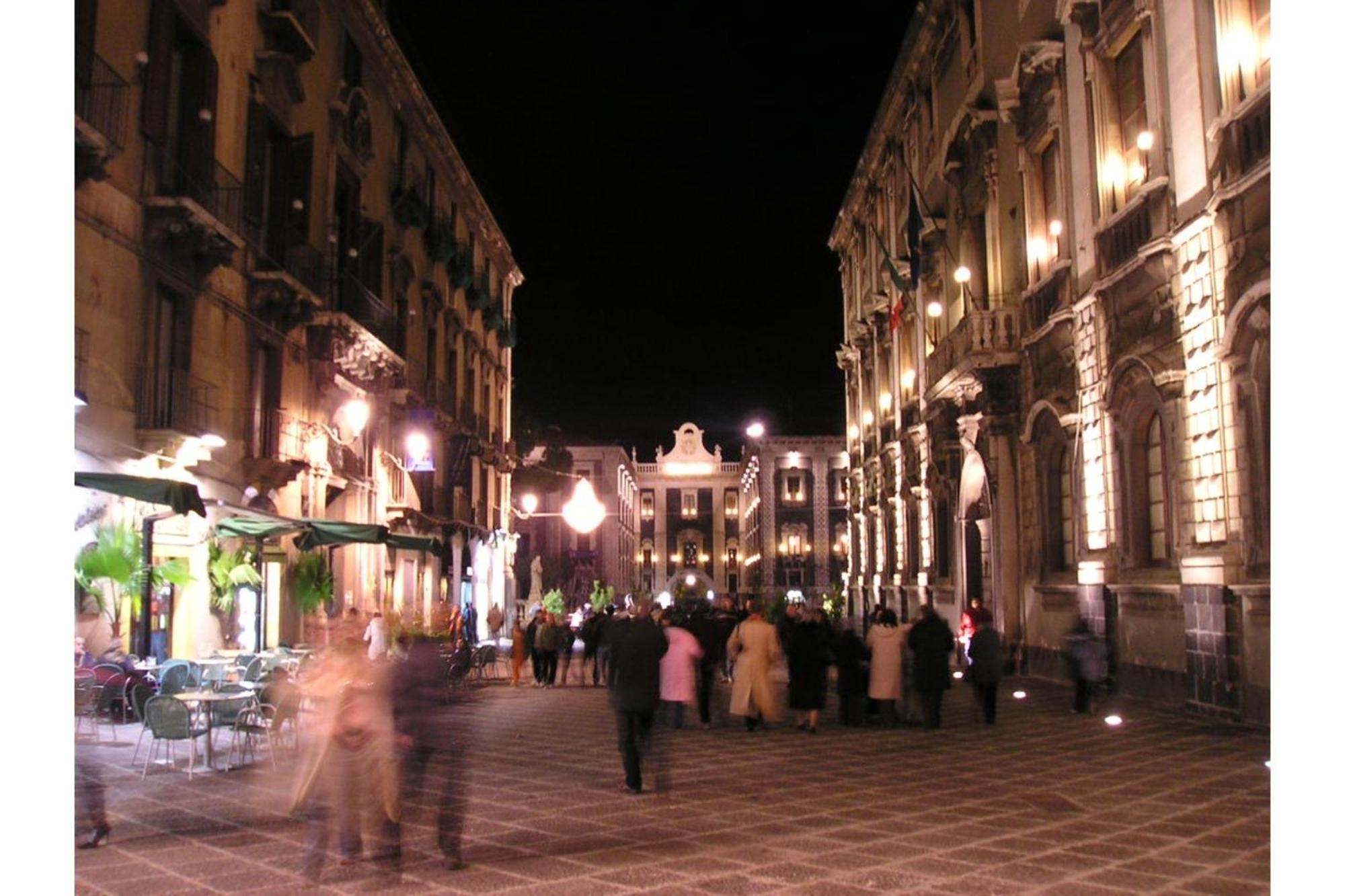 Arte House In The Historical Catania - Happy Rentals Екстериор снимка