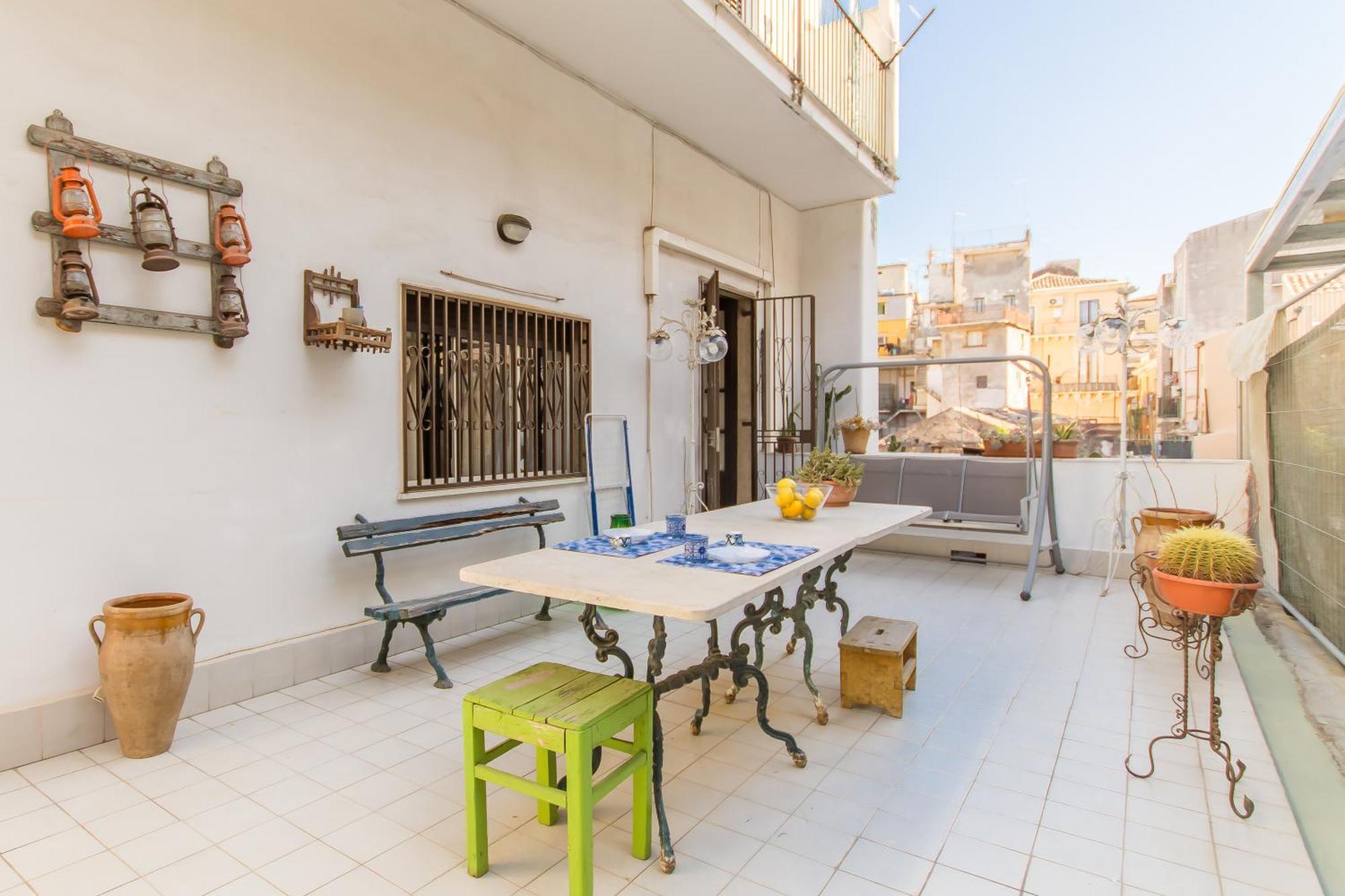 Arte House In The Historical Catania - Happy Rentals Екстериор снимка
